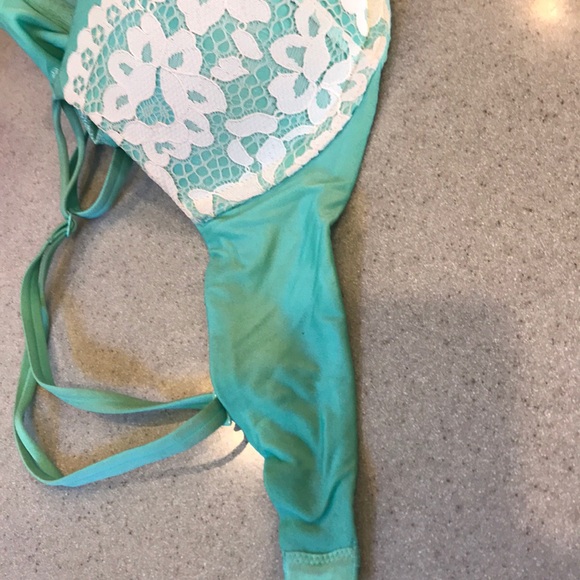 PINK Victoria’s Secret push up bra 32C - Picture 5 of 6